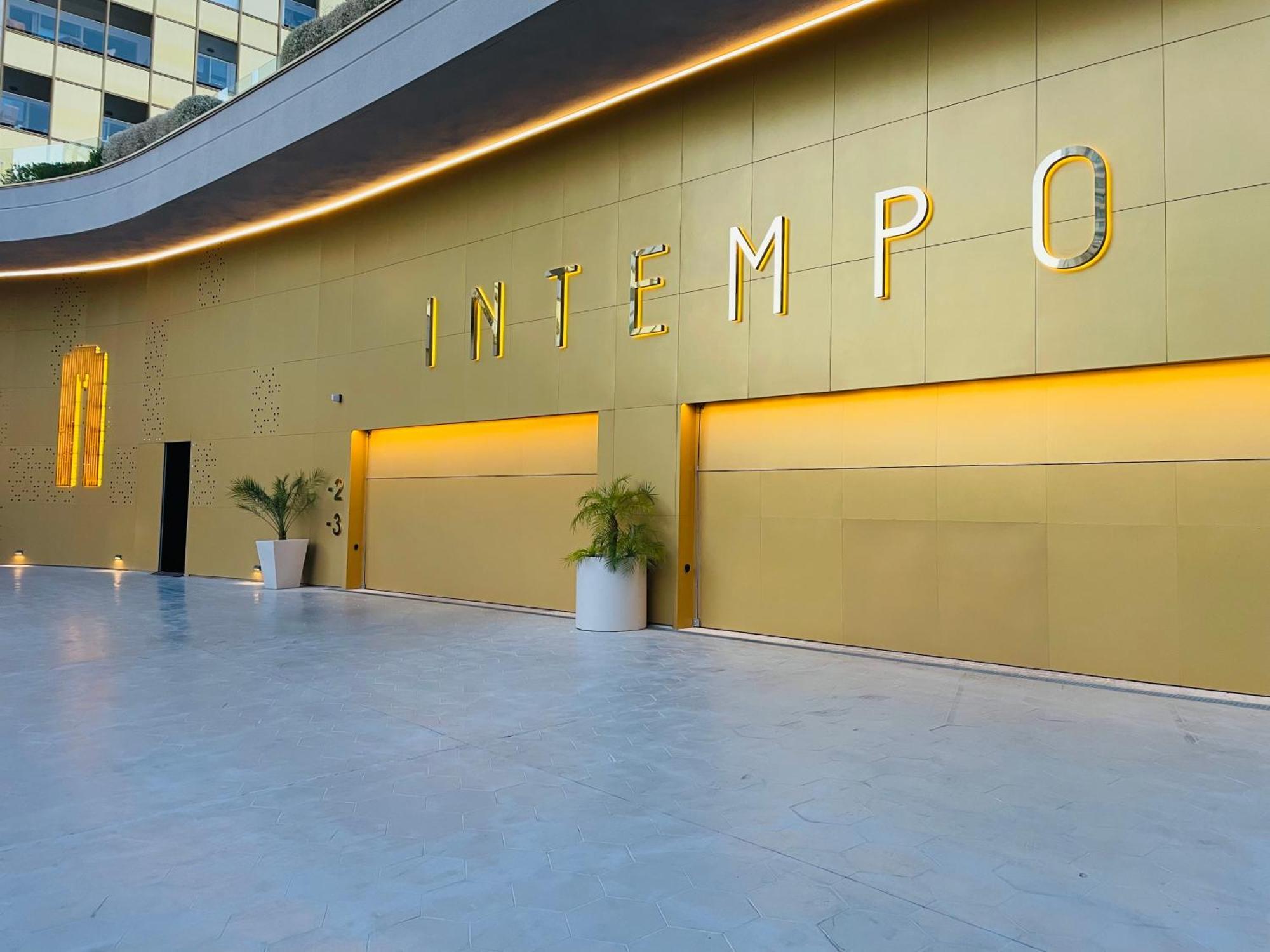 Intempo Sky: Surcando El Cielo Benidorm Dış mekan fotoğraf